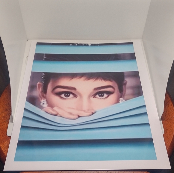 AUDREY HEPBURN BREAKFAST AT TIFFANY'S 8.5x11 ULTRA PREMIUM GLOSSY REPRINT POSTER - Picture 7 of 7